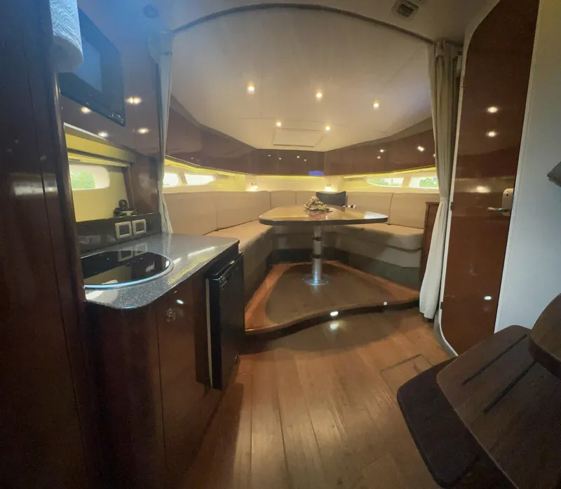 Slide: The Image of Sea Ray 370 Venture 2014 - 65