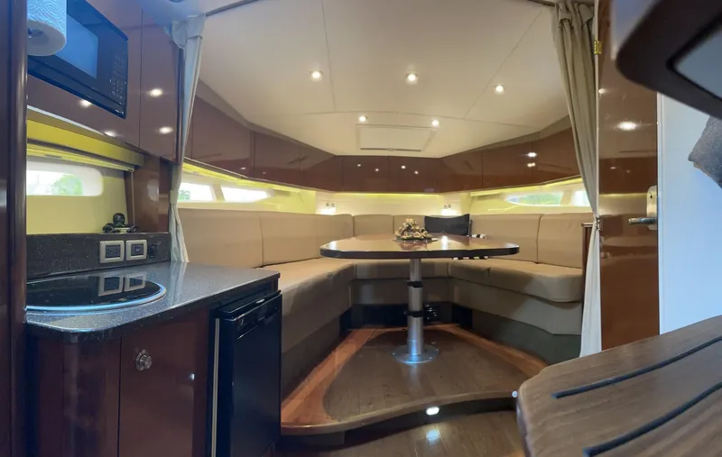 Slide: The Image of Sea Ray 370 Venture 2014 - 66