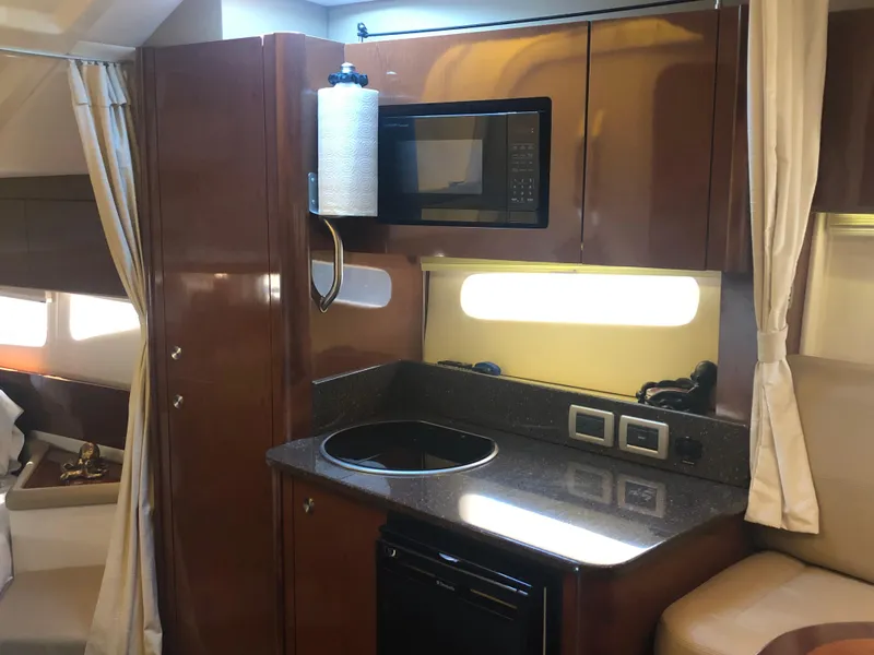Slide: The Image of Sea Ray 370 Venture 2014 - 69