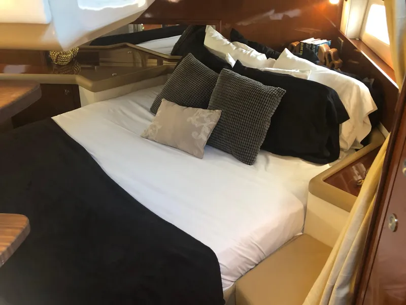 Slide: The Image of Sea Ray 370 Venture 2014 - 74