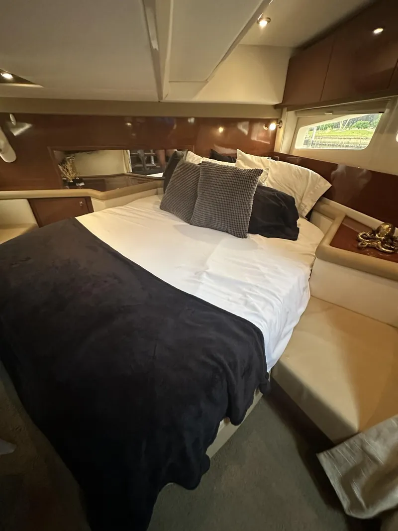 Slide: The Image of Sea Ray 370 Venture 2014 - 77