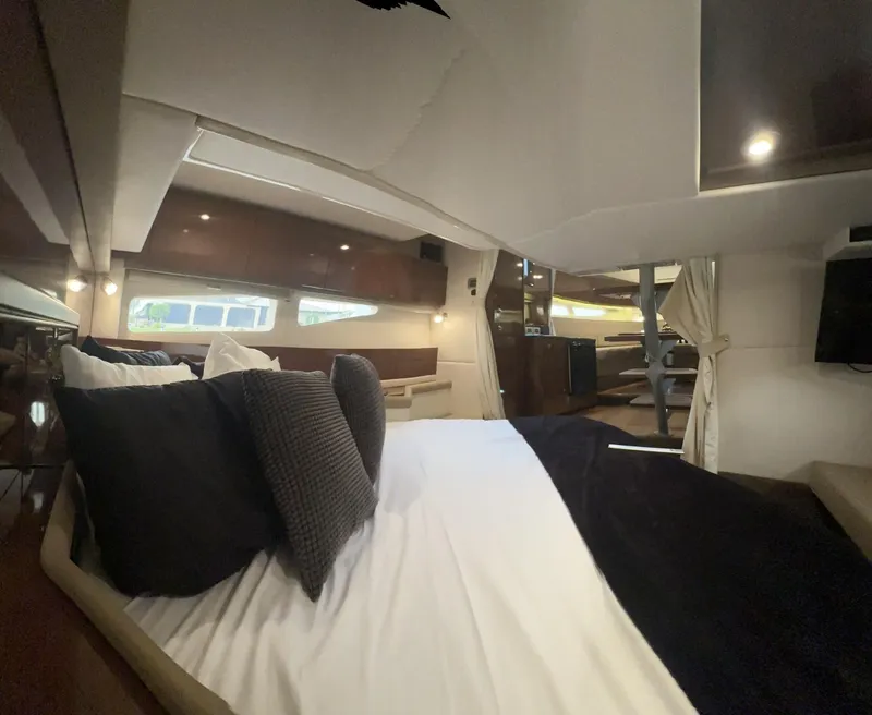 Slide: The Image of Sea Ray 370 Venture 2014 - 78