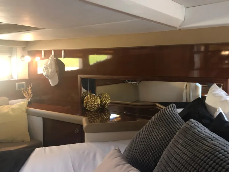 Slide: The Image of Sea Ray 370 Venture 2014 - 79