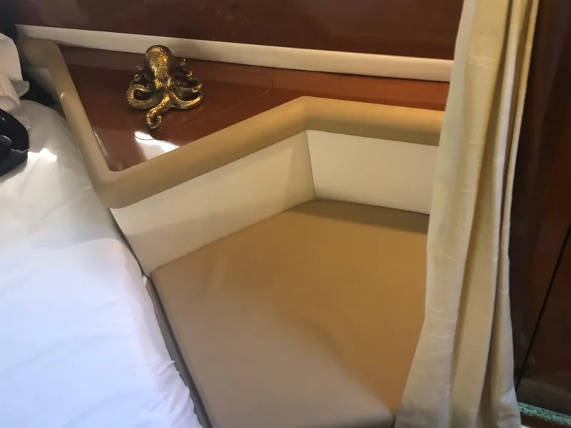 Slide: The Image of Sea Ray 370 Venture 2014 - 81