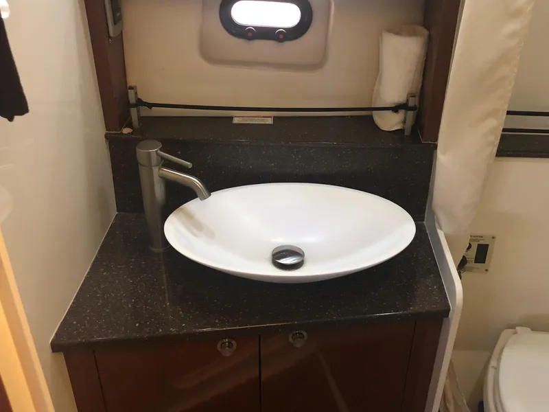 Slide: The Image of Sea Ray 370 Venture 2014 - 85