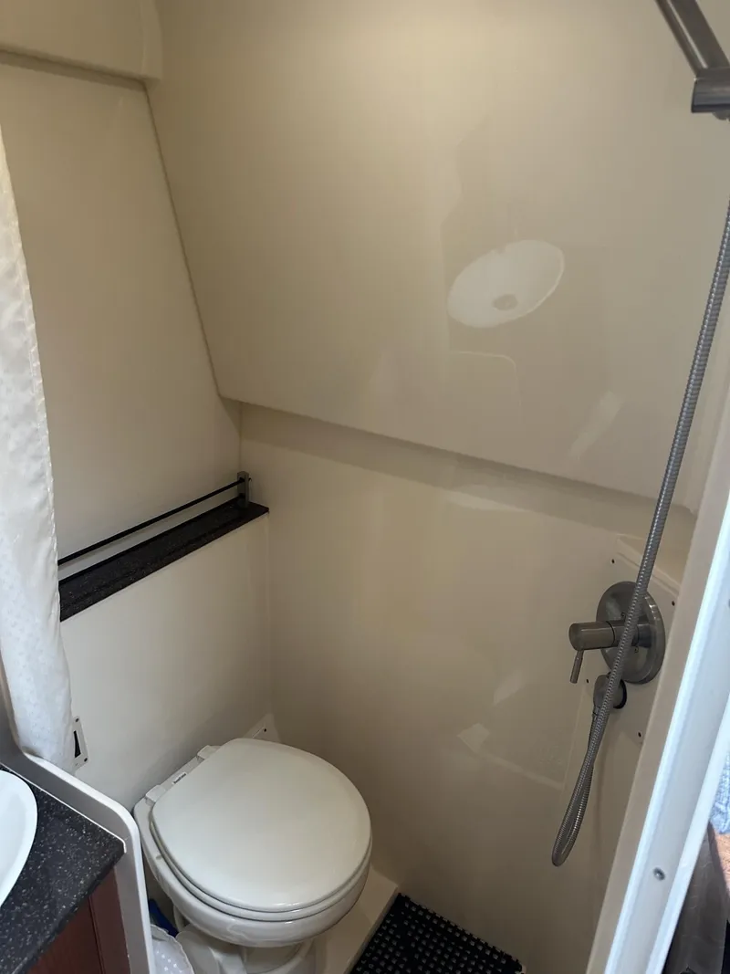 Slide: The Image of Sea Ray 370 Venture 2014 - 86