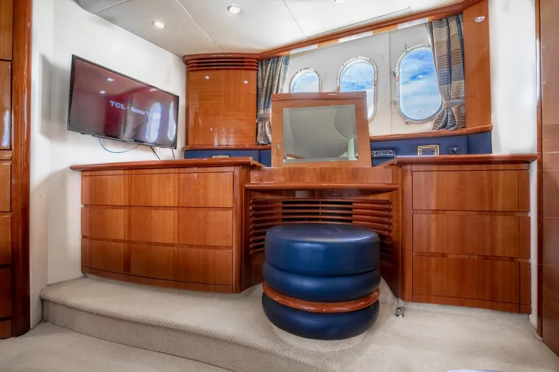 Slide: The Image of Azimut Evolution 2007 - 43