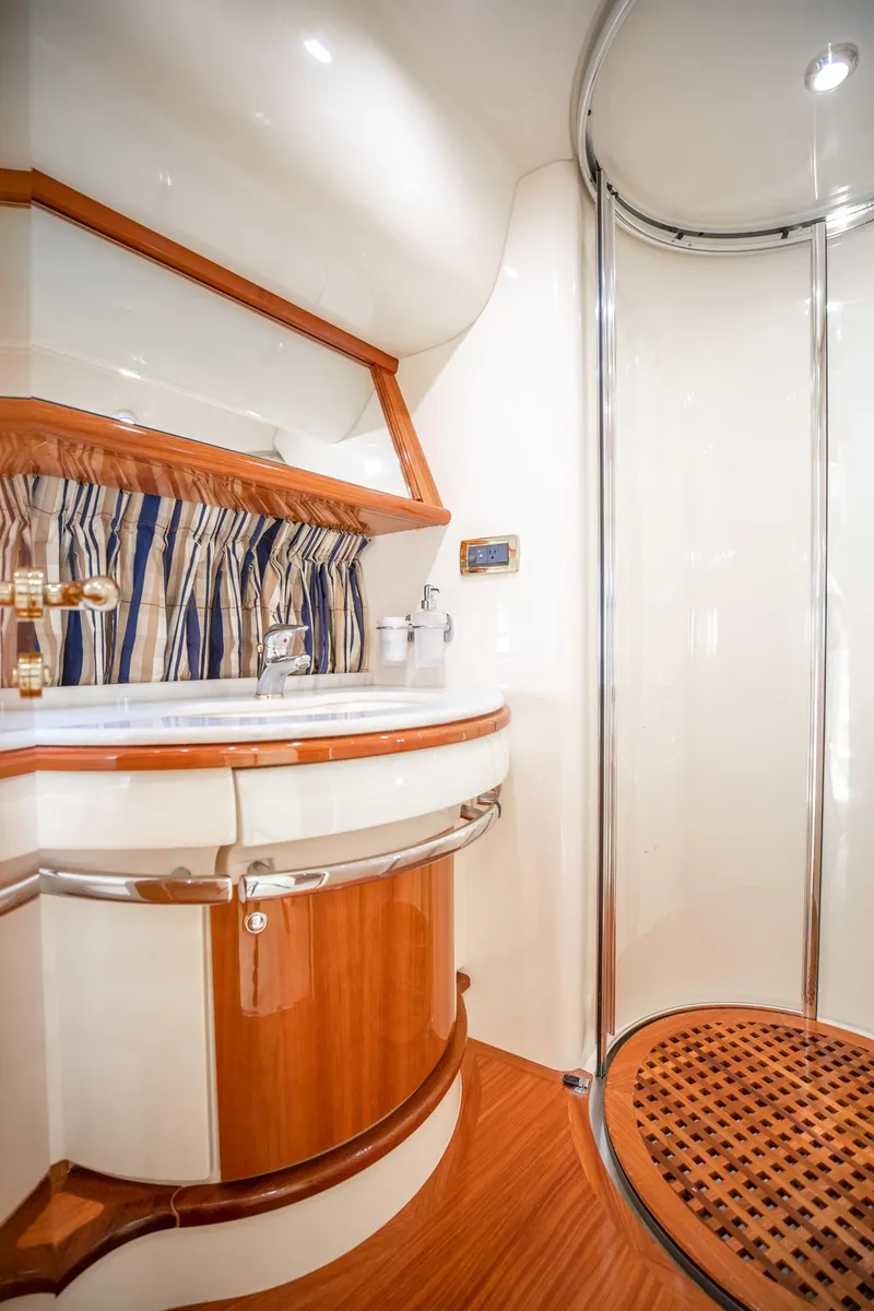 Slide: The Image of Azimut Evolution 2007 - 60