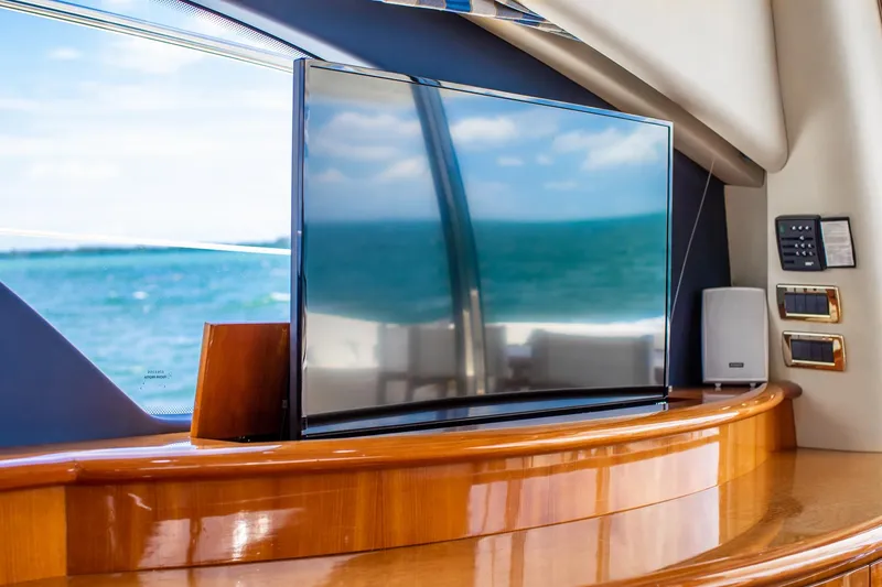 Slide: The Image of Azimut Evolution 2007 - 85