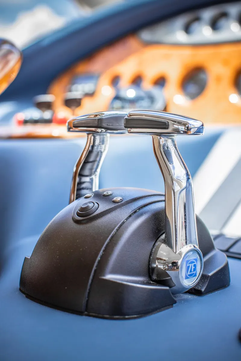 Slide: The Image of Azimut Evolution 2007 - 94