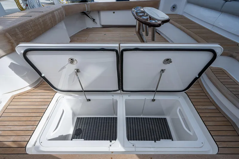 Slide: The Image of Viking 68 KEMOSABE - Cockpit - 36