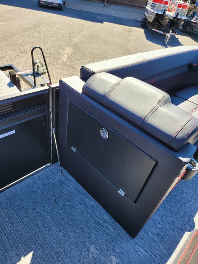 Slide: The Image of 2025 Quest M-22RLS LIMITED interior seating and storage compartment. - 18