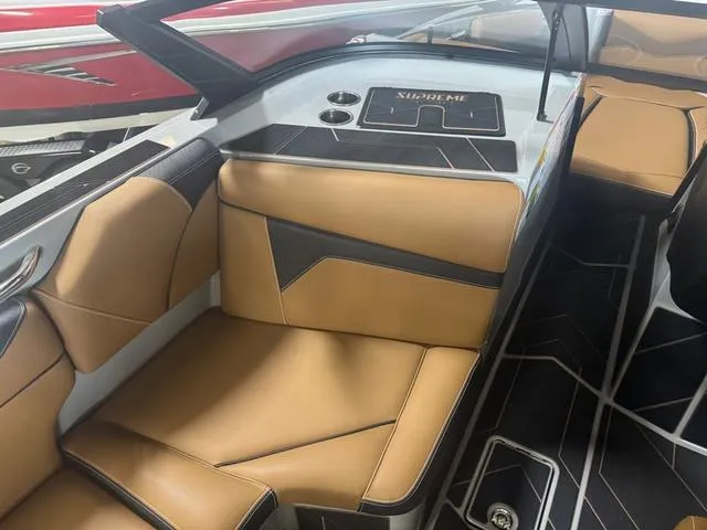 Slide: The Image of Supreme S240 2025 - 7