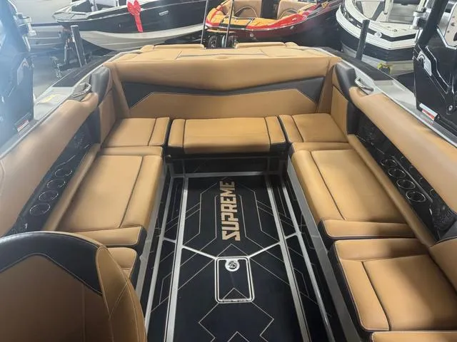 Slide: The Image of Supreme S240 2025 - 9