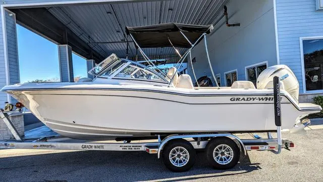 Slide: The Image of Grady-White Freedom 215 2024 - 3