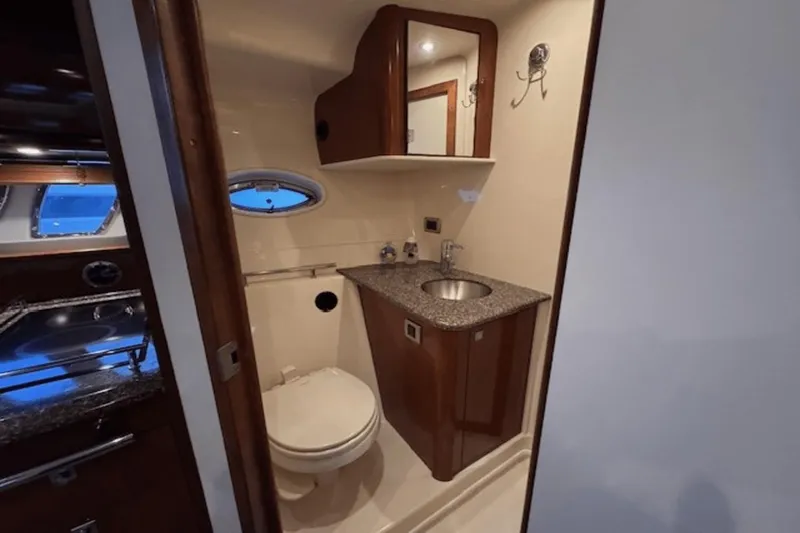 Slide: The Image of Sea Ray 38 Sundancer 2008 - 11