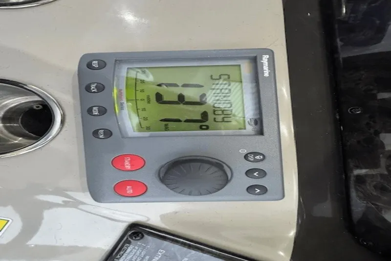 Slide: The Image of Sea Ray 38 Sundancer 2008 - 19