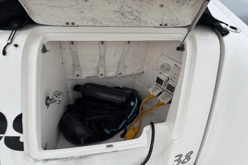 Slide: The Image of Sea Ray 38 Sundancer 2008 - 29