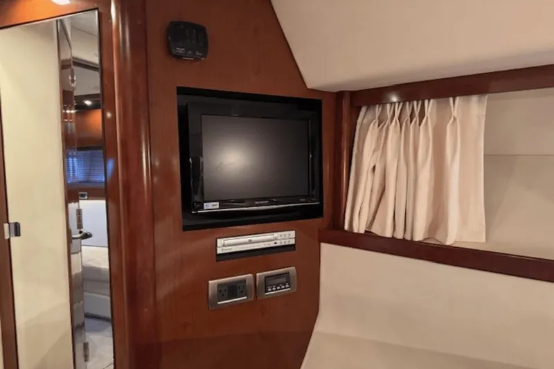 Slide: The Image of Sea Ray 38 Sundancer 2008 - 9