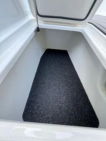 Slide: The Image of Cobalt R8 Outboard 2023 - 53