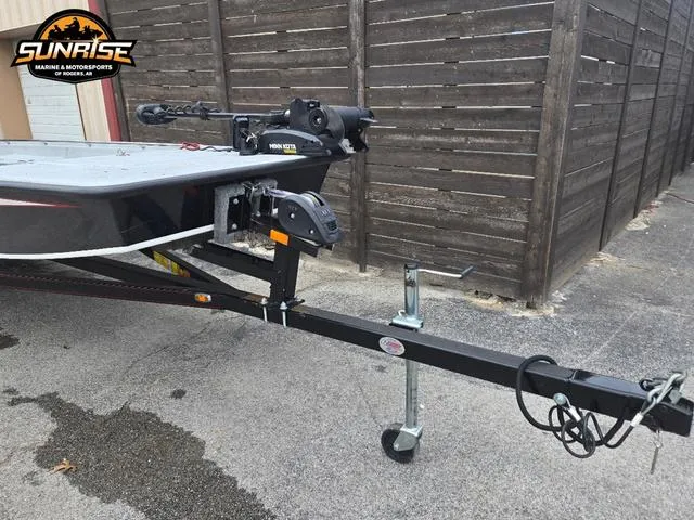 Slide: The Image of 2018 Supreme 207XP fishing boat with trailer at Sunrise Marine & Motorsports. - 23