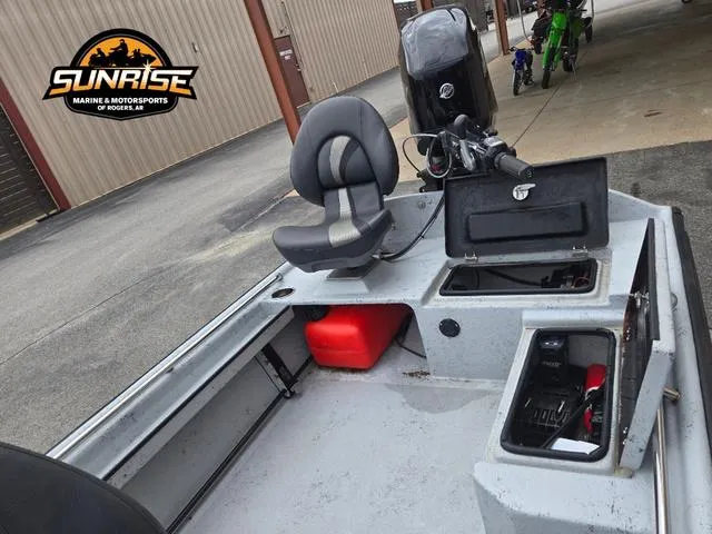 Slide: The Image of 2018 Supreme 207XP boat with Mercury FourStroke outboard motor at Sunrise Marine. - 32