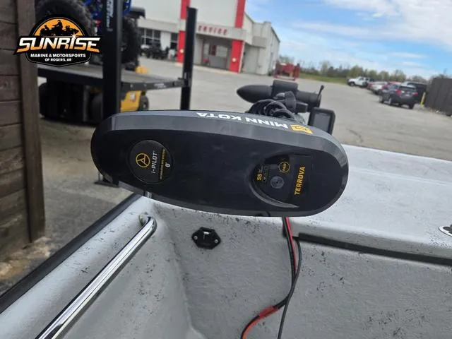 Slide: The Image of 2018 Supreme 207XP boat interior with coiled black cable. - 6