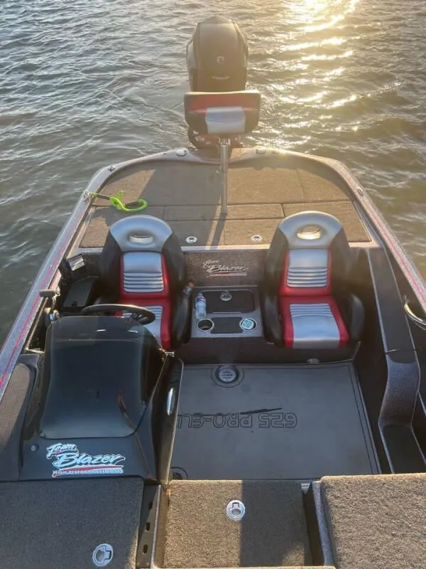 Slide: The Image of 2020 Blazer 625 Pro Elite trailer with stylish black alloy wheels. - 10