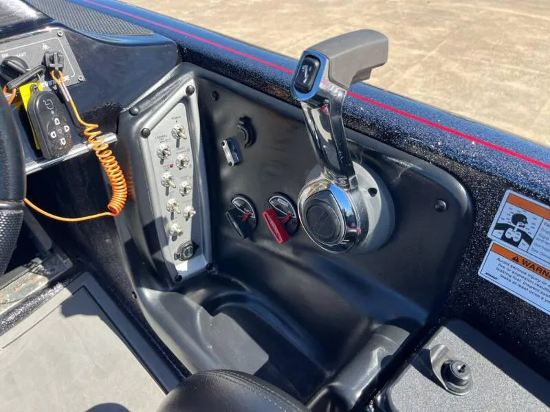 Slide: The Image of Lift plate gauge on 2020 Blazer 625 Pro Elite dashboard. - 18