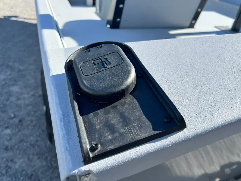 Slide: The Image of G3 Gator Tough 18 CCJ DLX 2025 - 17