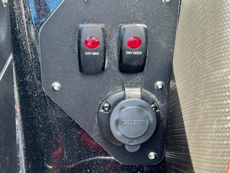 Slide: The Image of Skeeter ZXR21 2025 - 20