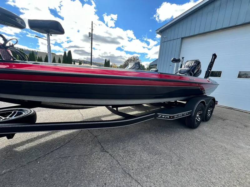 Slide: The Image of Skeeter ZXR21 2025 - 28