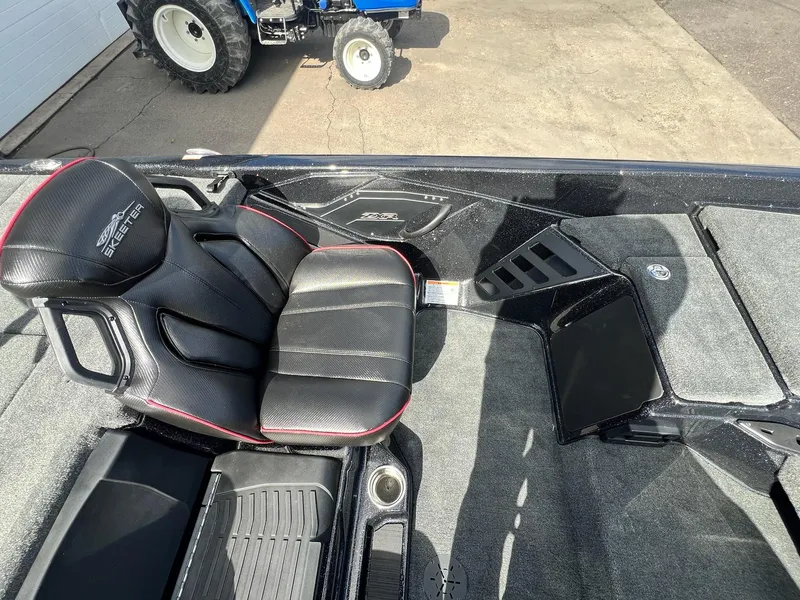 Slide: The Image of Skeeter ZXR21 2025 - 31