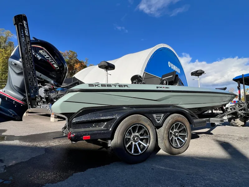 Slide: The Image of Skeeter FXR20 Apex 2025 - 11