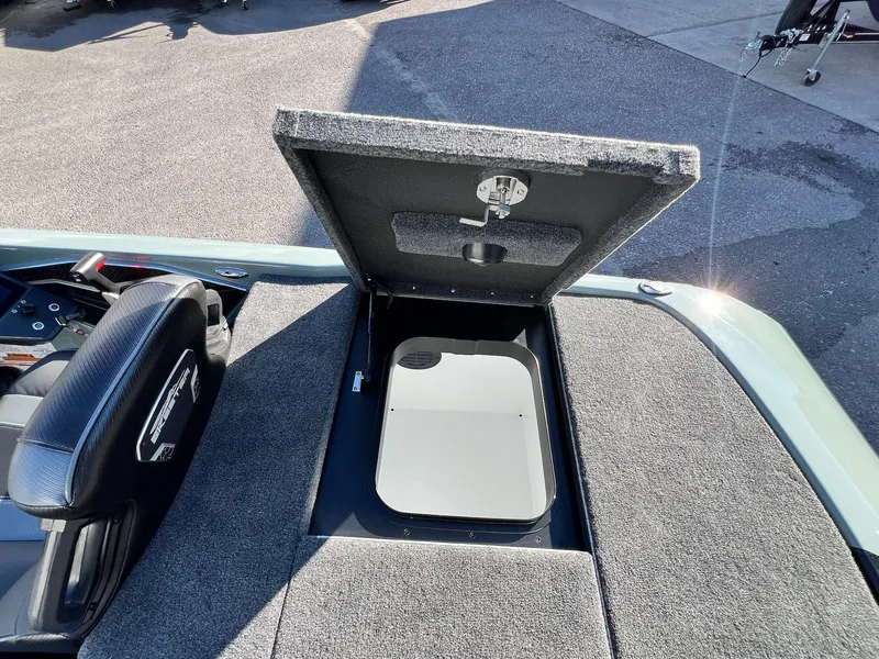 Slide: The Image of Skeeter FXR20 Apex 2025 - 19