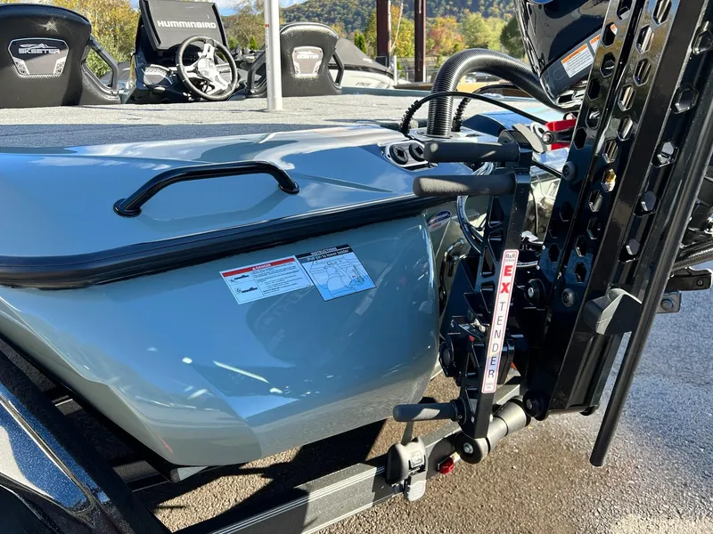 Slide: The Image of Skeeter FXR20 Apex 2025 - 31