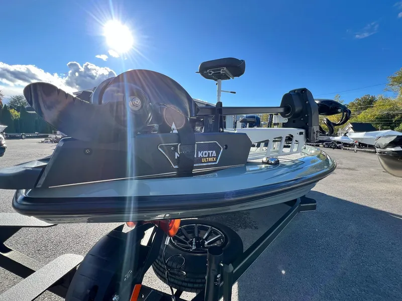 Slide: The Image of Skeeter FXR20 Apex 2025 - 37