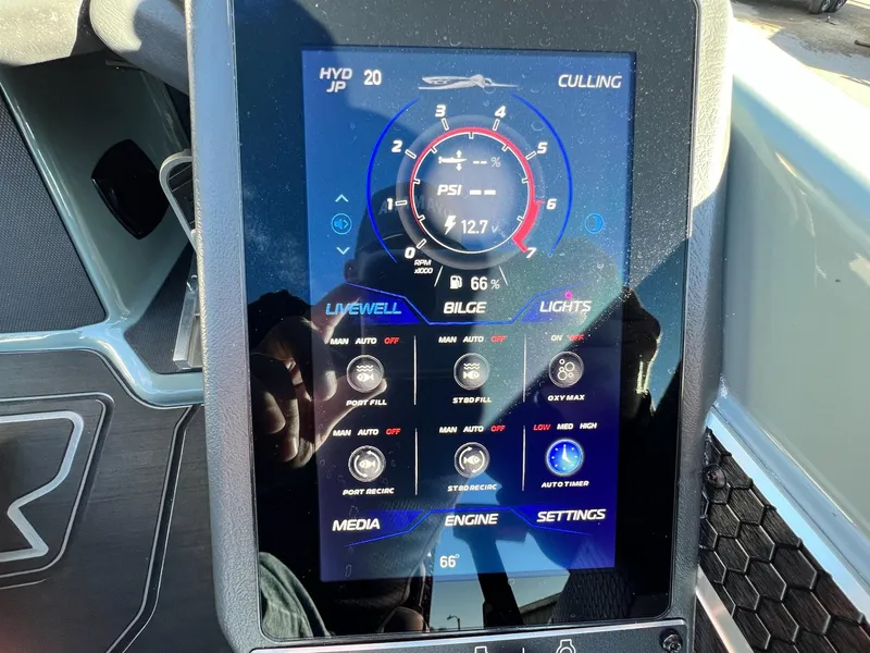 Slide: The Image of Skeeter FXR20 Apex 2025 - 38