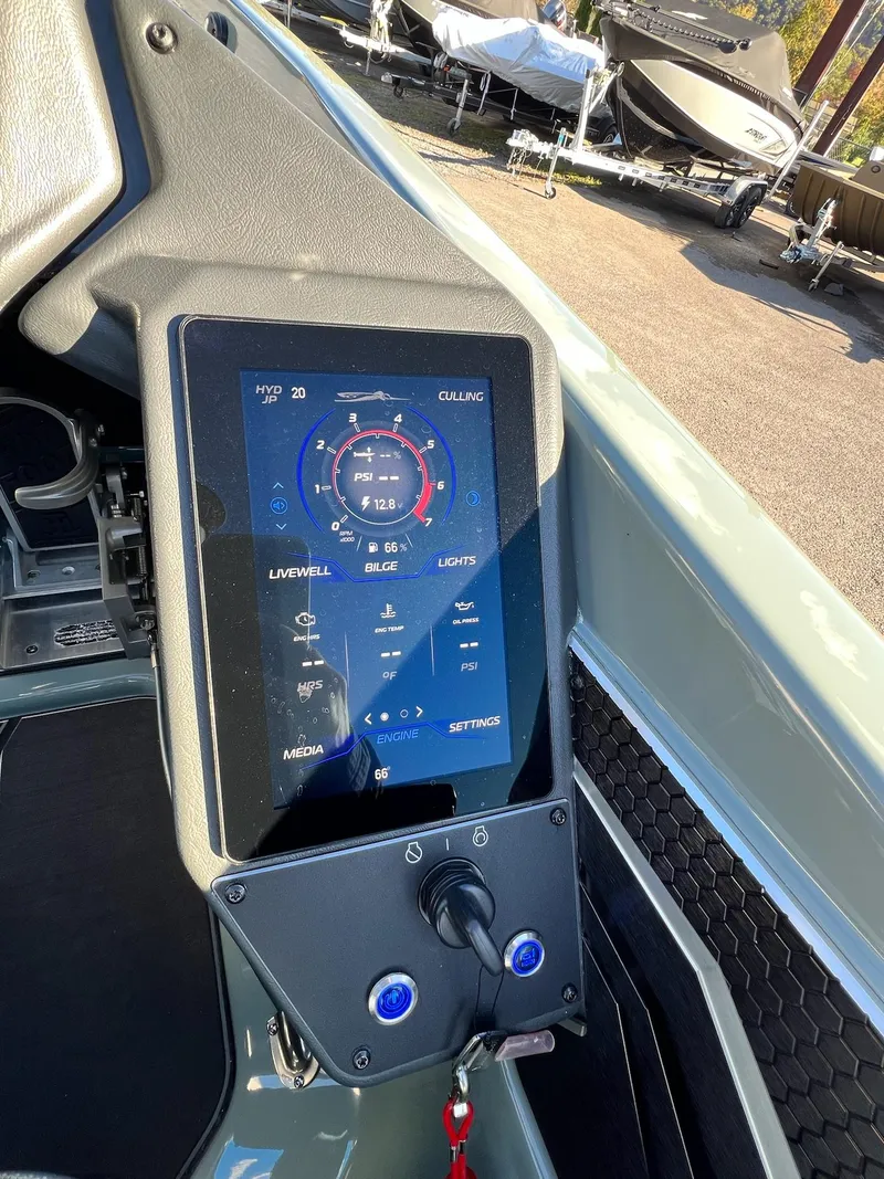 Slide: The Image of Skeeter FXR20 Apex 2025 - 39