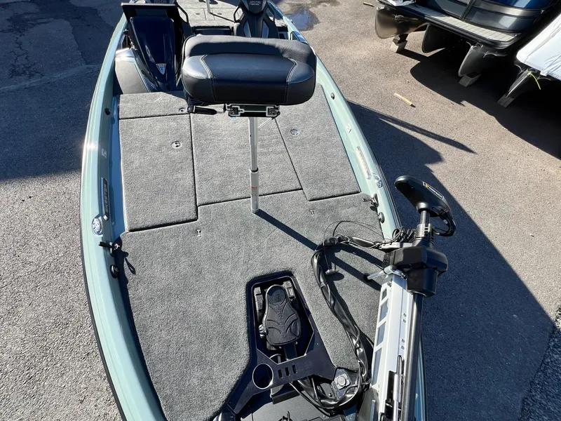 Slide: The Image of Skeeter FXR20 Apex 2025 - 44