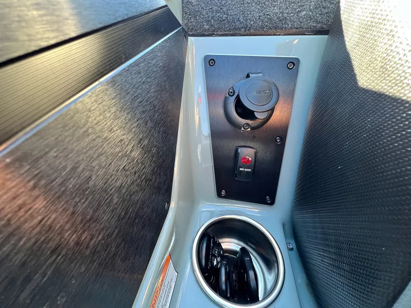 Slide: The Image of Skeeter FXR20 Apex 2025 - 47