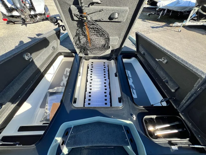 Slide: The Image of Skeeter FXR20 Apex 2025 - 9