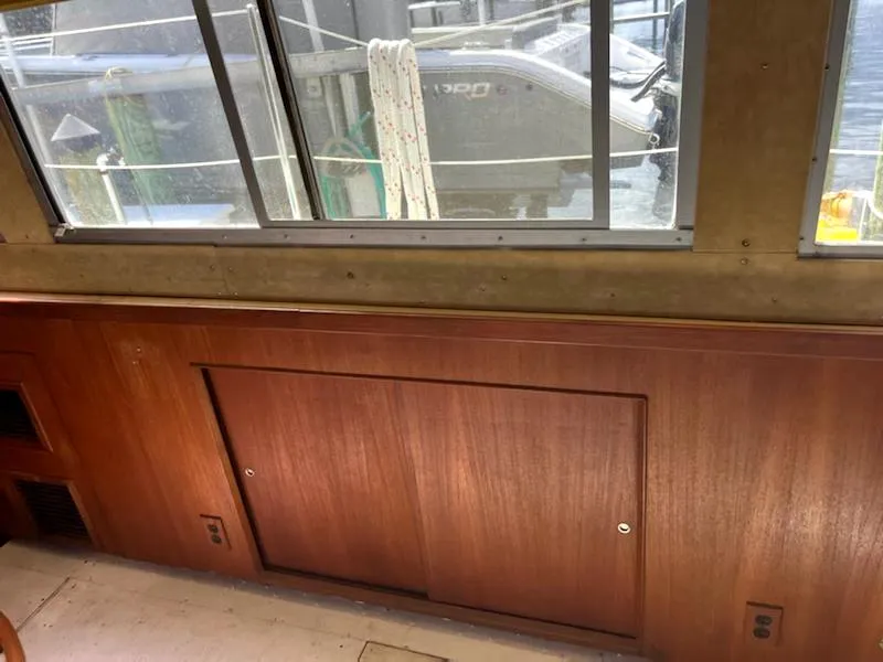 Slide: The Image of Bertram 42 Flybridge Motor Yacht 1986 - 28