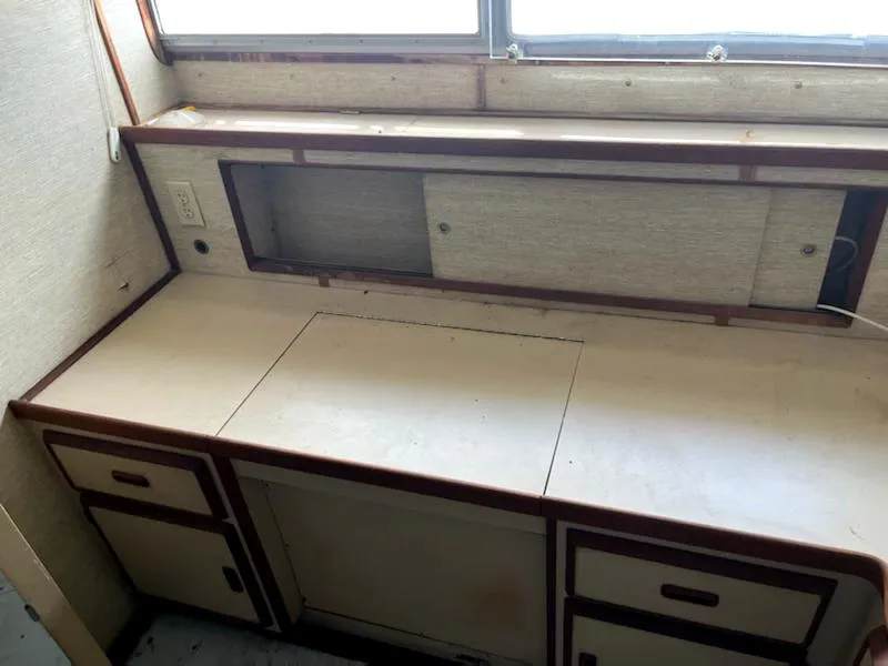 Slide: The Image of Bertram 42 Flybridge Motor Yacht 1986 - 29