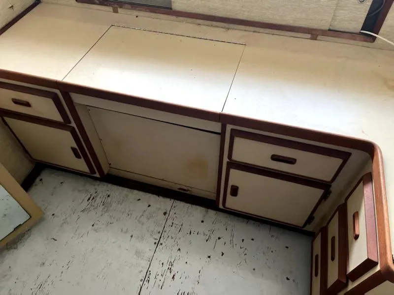 Slide: The Image of Bertram 42 Flybridge Motor Yacht 1986 - 30