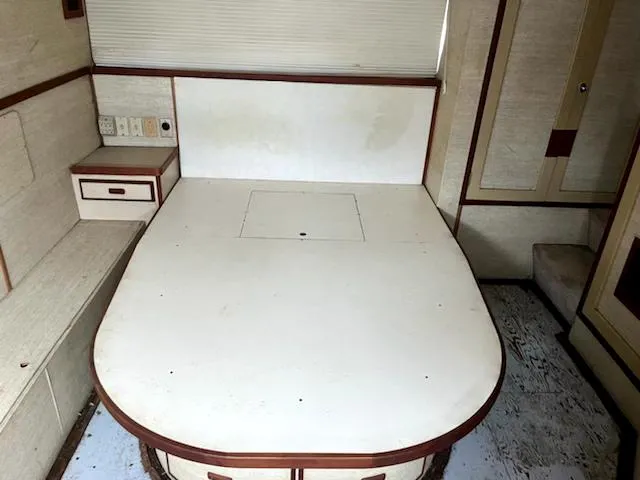 Slide: The Image of Bertram 42 Flybridge Motor Yacht 1986 - 31