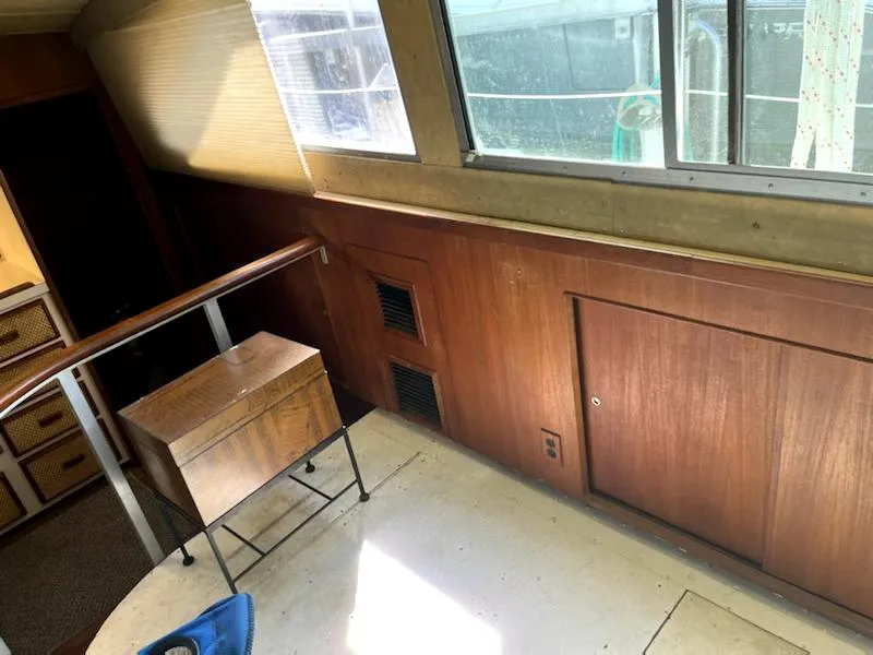 Slide: The Image of Bertram 42 Flybridge Motor Yacht 1986 - 33