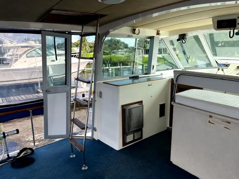 Slide: The Image of Bertram 42 Flybridge Motor Yacht 1986 - 4