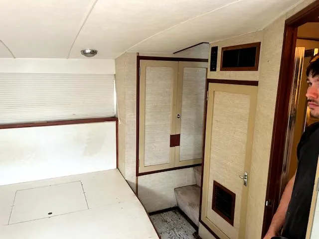 Slide: The Image of Bertram 42 Flybridge Motor Yacht 1986 - 42