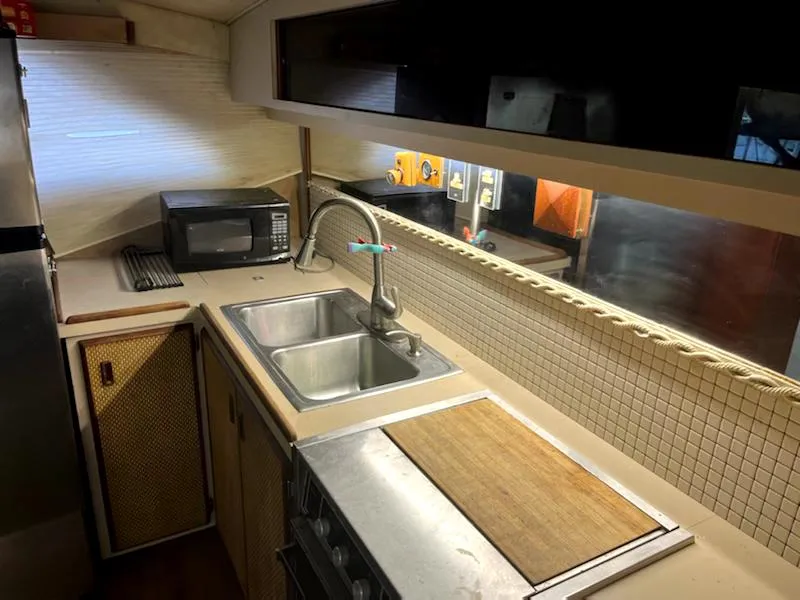 Slide: The Image of Bertram 42 Flybridge Motor Yacht 1986 - 7